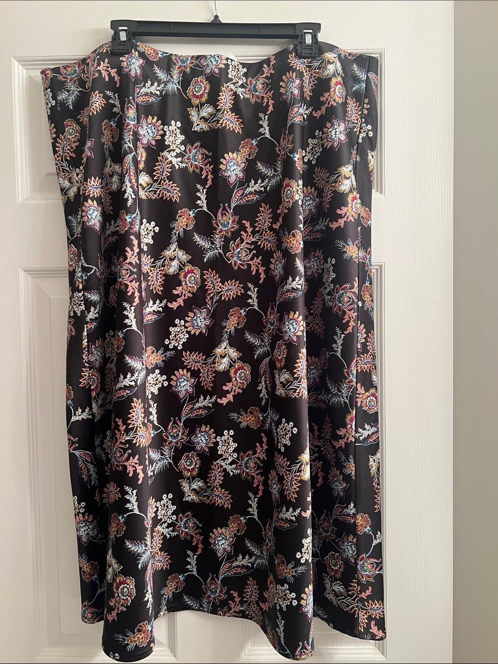 Penningtons Black Midi Skirt with Multicolor Floral Print